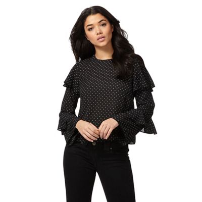 Black cape sleeved top